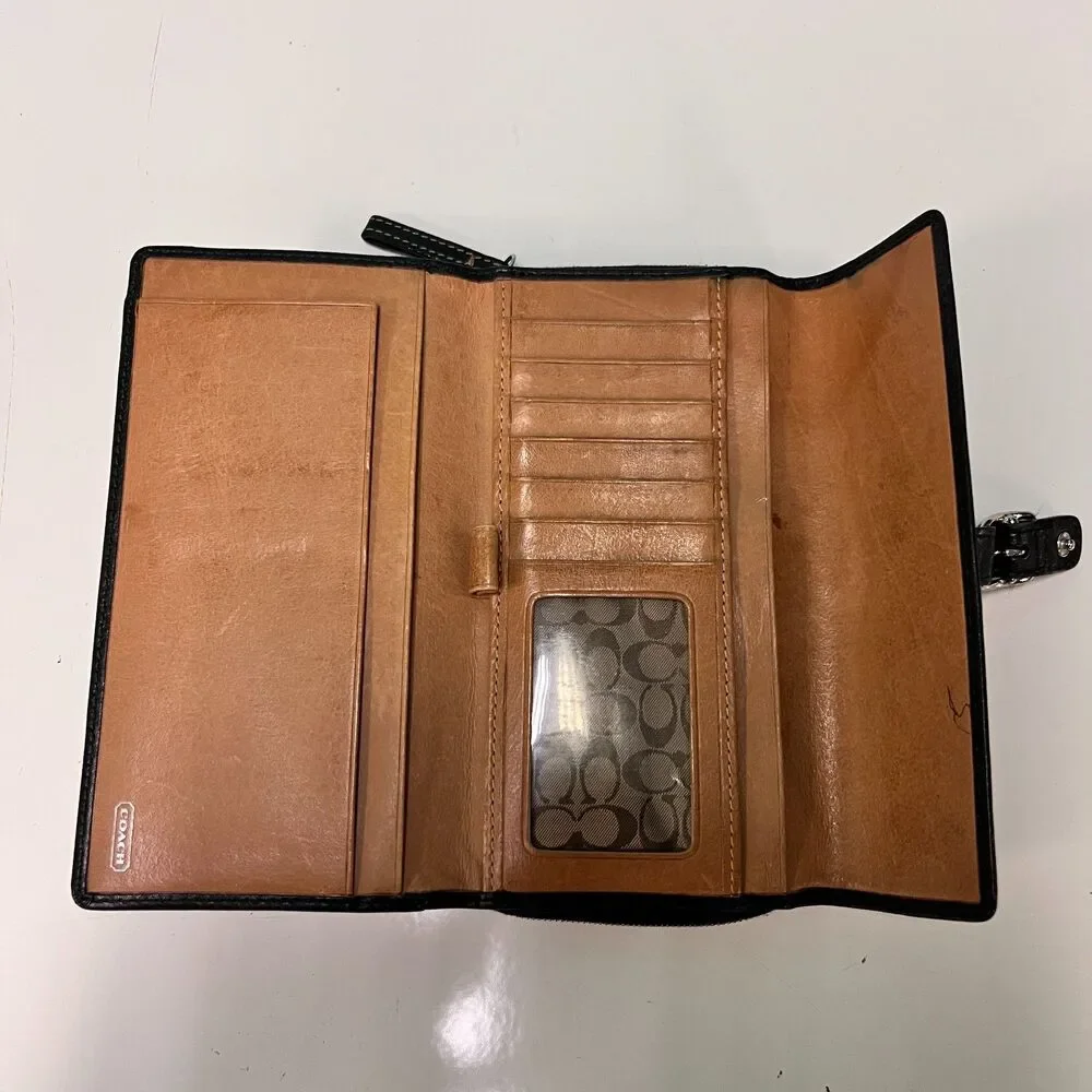 Tory Burch, Coach, Kenneth Cole lot designer